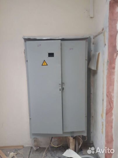 Шкаф металлический для электрооборудования