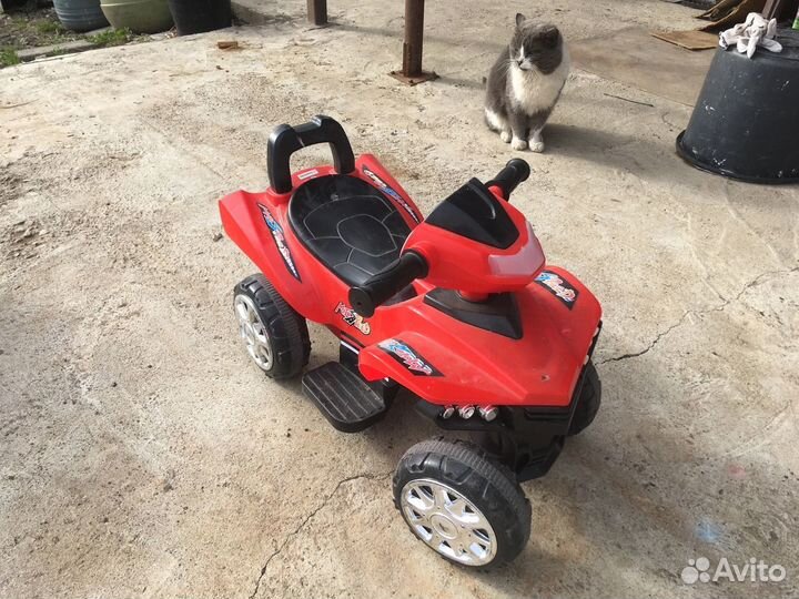 Детский квадроцикл на аккумуляторе