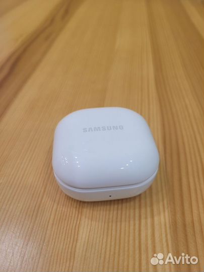 Кейс Samsung Galaxy Buds 2 белый оригинал