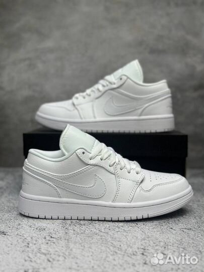 Кроссовки Nike Air jordan 1 Low Triple White