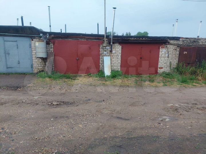 Гараж, > 30 м²