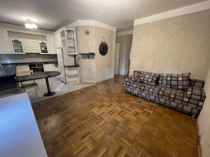 2-к. квартира, 55 м², 1/5 эт.