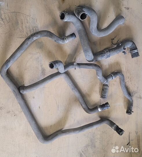 Патрубок охлаждения Ford Focus