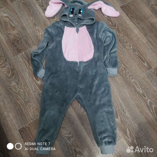 Детский новогодний костюм зайчика