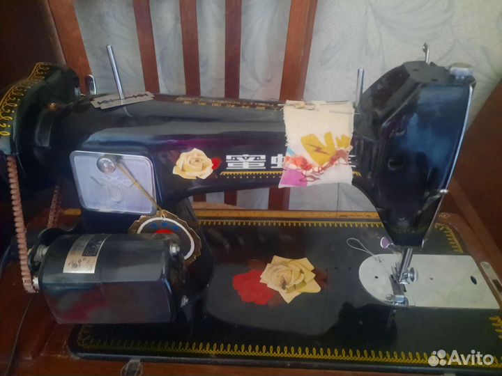Машинка швейная с электроприводом