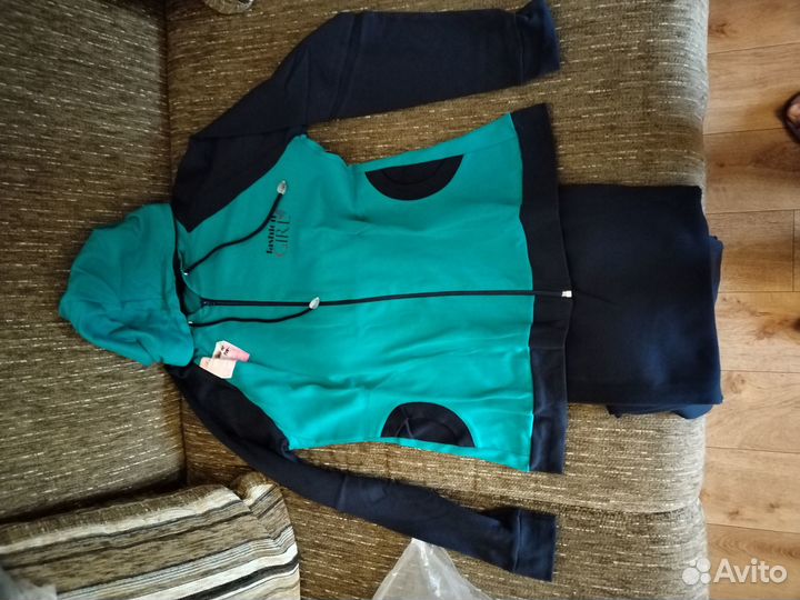 Спортивный костюм женский