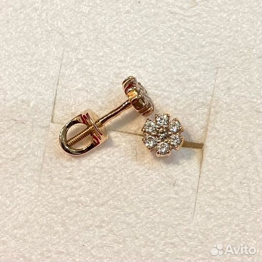Золотые серьги пусеты с фианитами
