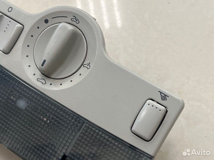 Плафон подсветки салона Volkswagen Jetta AVH 2003