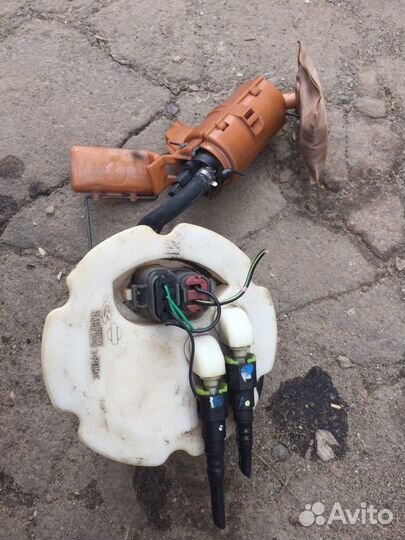 Бензонасос Nissan Avenir W11