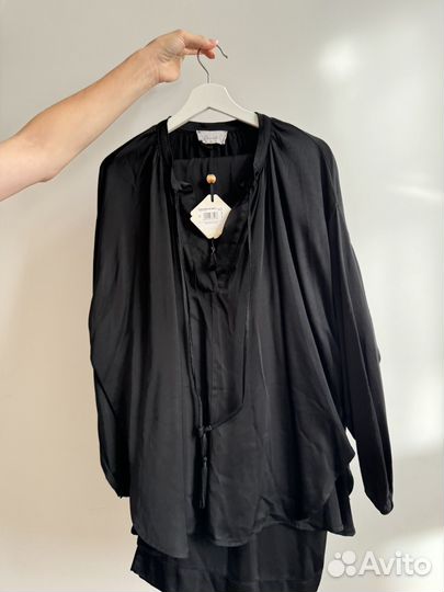 Невероятный костюм из вискозы Souvenir