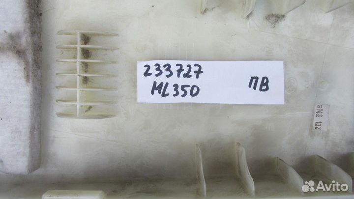 Обшивка стойки средняя правая верхняя