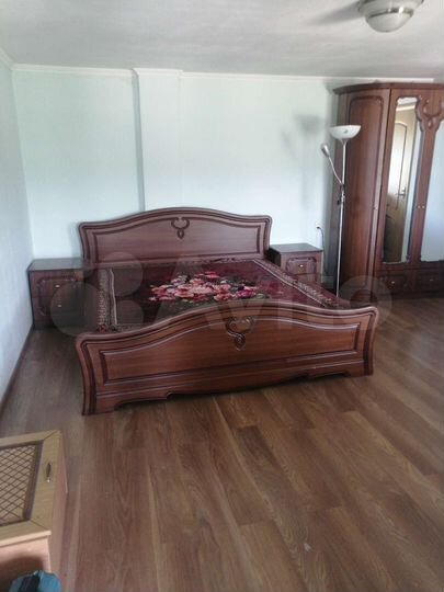 Комната 35 м² в 4-к., 3/3 эт.