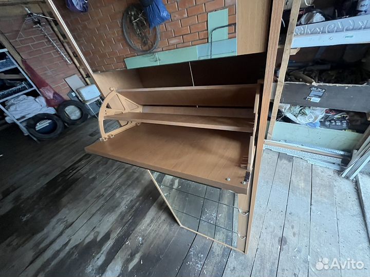 Шкаф с зеркалом для обуви