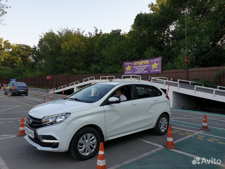 Инструктор по вождению