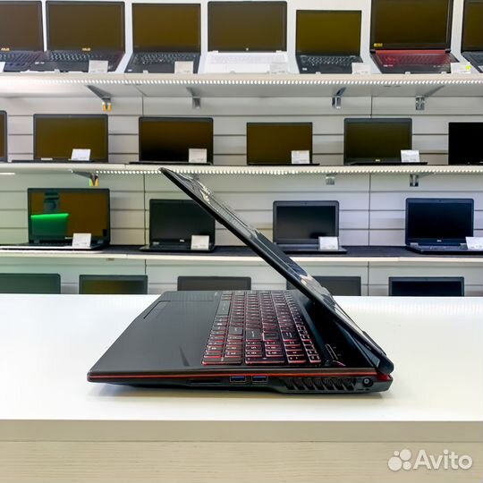 Игровой ноутбук MSI i7/16/GTX1070/SSD+HDD