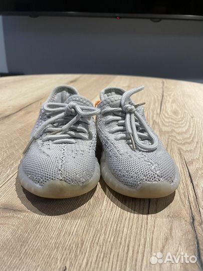 Детские кроссовки yeezy boost 24