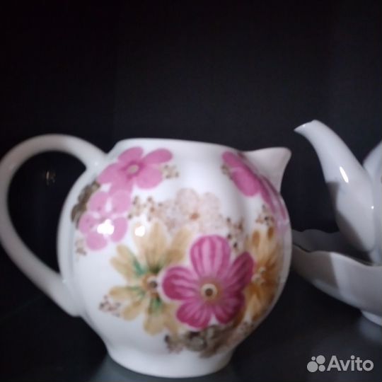 Фарфоровый чайный сервиз