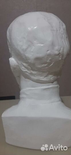 Бюст Ф. Э. Дзержинского