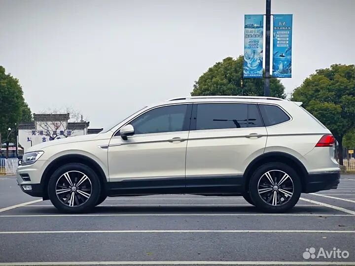 Volkswagen Tiguan L 1.4 AMT, 2021, 28 000 км