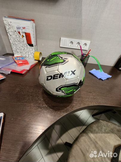 Футбольный мяч demix, зеленый с серебристый