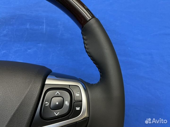 Оригинальный руль с косточкой Toyota Camry 55