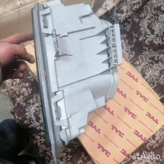 Фара Mercedes W124 93-95 левая