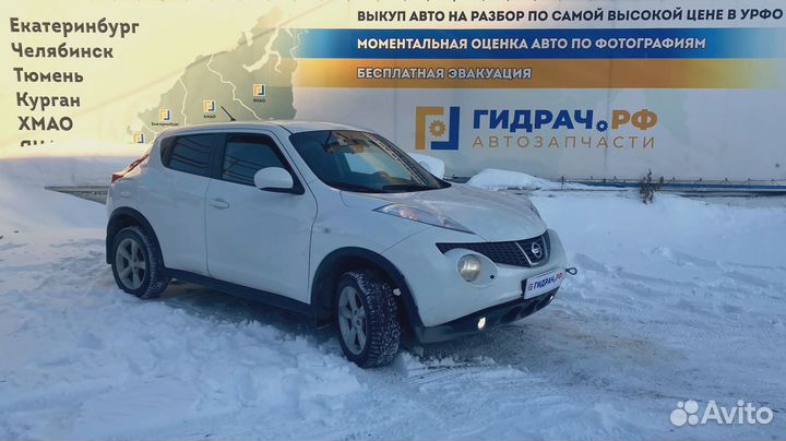 Стекло двери передней правой Nissan Juke (YF15) 80300-1KK0A