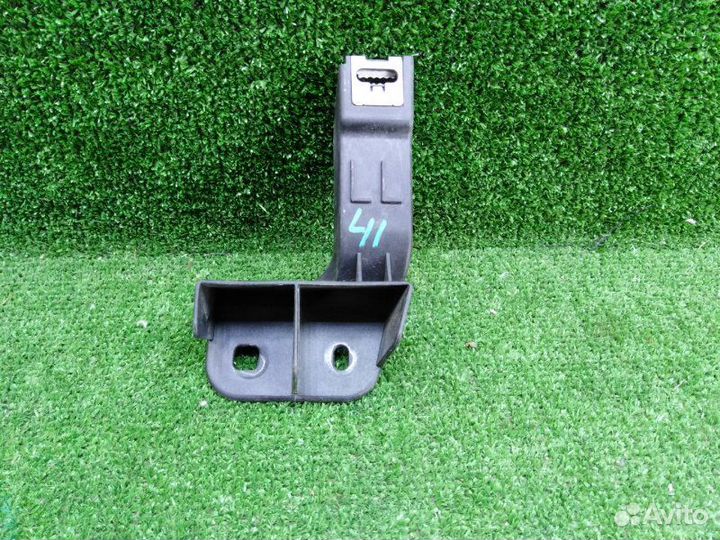 Кронштейн Audi Q3 8UB cczc 2013