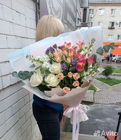 Букеты из живых цветов