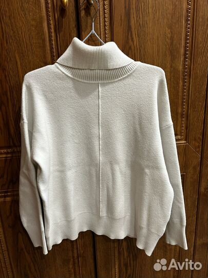 Свитер женский