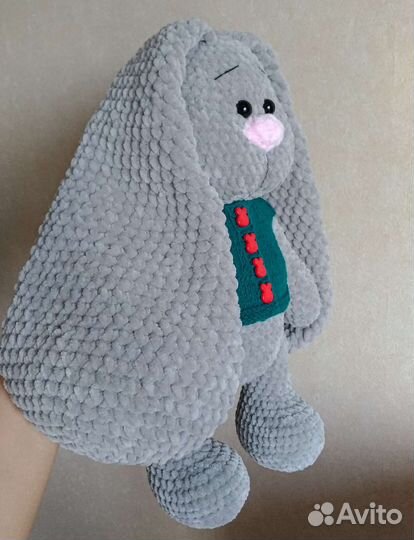 Вязаная игрушка Зайчик