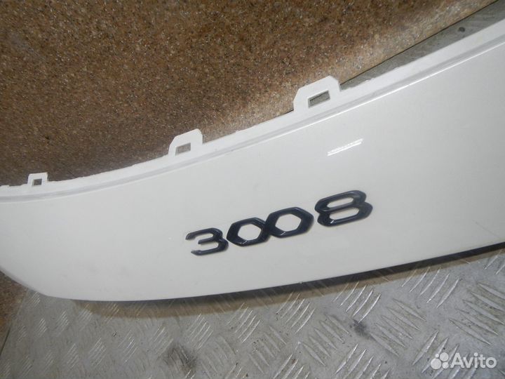 Б/У Б/У Накладка на решетку радиатора, Peugeot