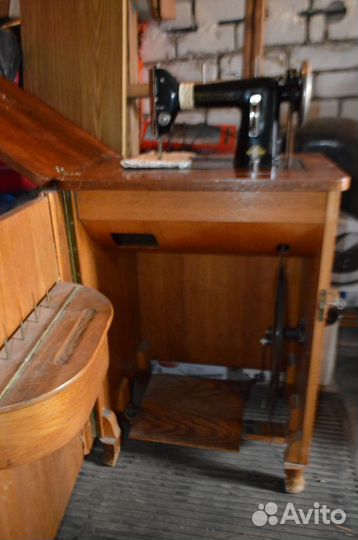 Продам швейную машинку