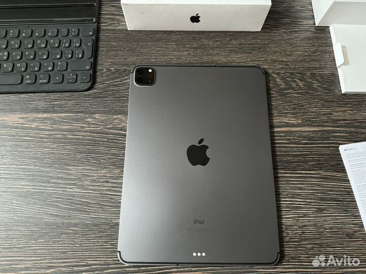 iPad Pro 11 2020 (256, Sim) + клавиатура