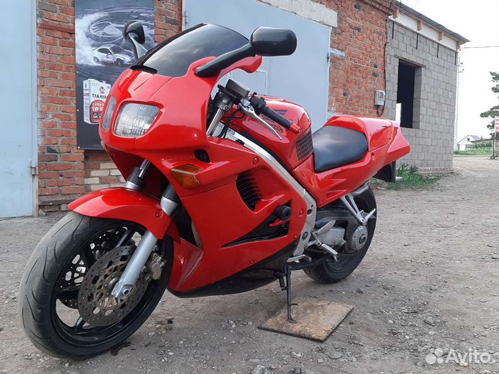 Honda vfr 750f rc 36