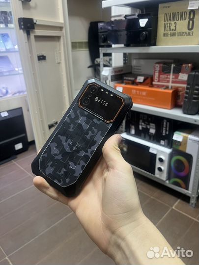 Бронированный телефон B1 Pro