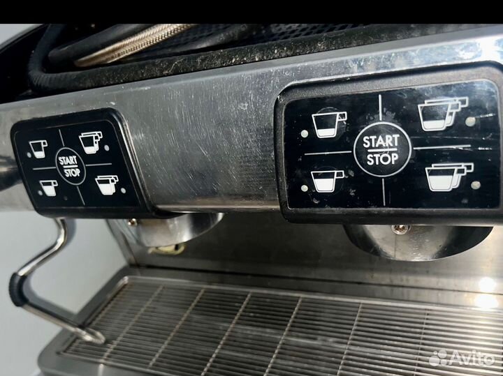 Полуавтоматическая кофемашина La Cimbali M24