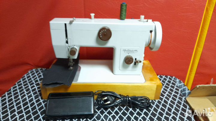 Швейная машина Чайка 134