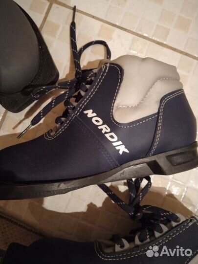 Лыжи беговые с ботинками и палками