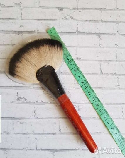 Кисть для макияжа из натурального ворса козы