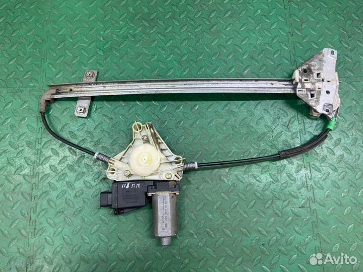 Стеклоподъемник передний правый Mitsubishi Space