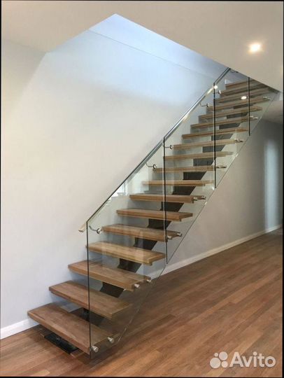Стеклянные перила для лестниц