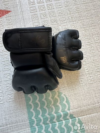 Боксерские перчатки