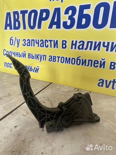Педаль газа Ford Fusion
