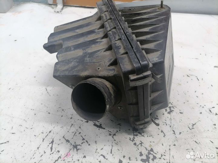 Корпус воздушного фильтра Nissan Bluebird 14 CD20