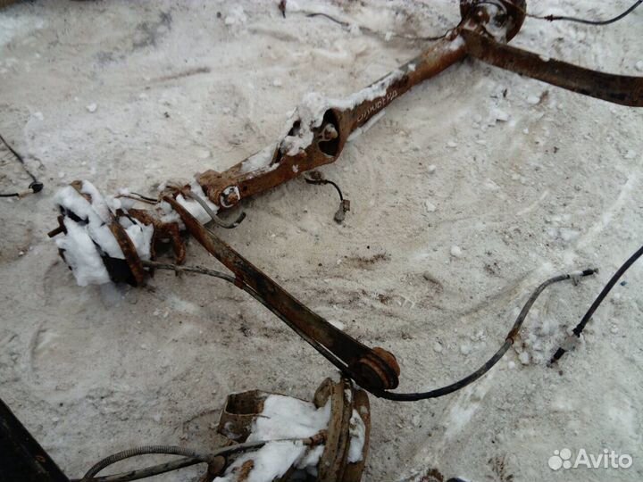 Балка задняя Ниссан Блюбирд Примьера P11