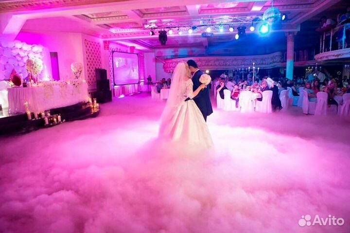 Тяжелый дым, холодные фонтаны, фейерверки