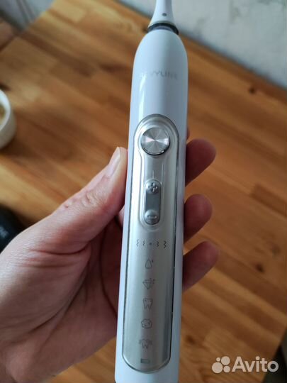 Электрическая звуковая зубная щётка revyline