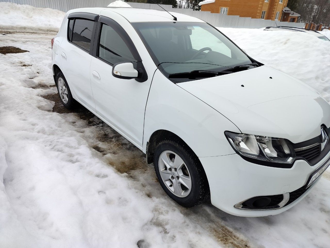 Renault Sandero: фото владельца