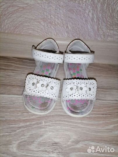 Босоножки 22р